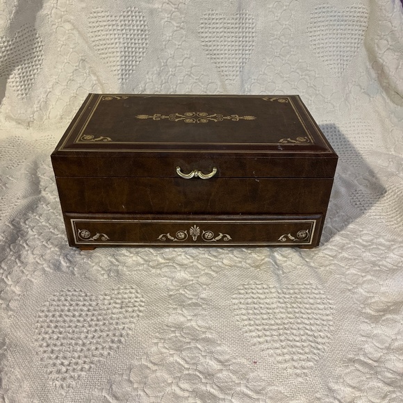 VINTAGE - Picture 1 of 8